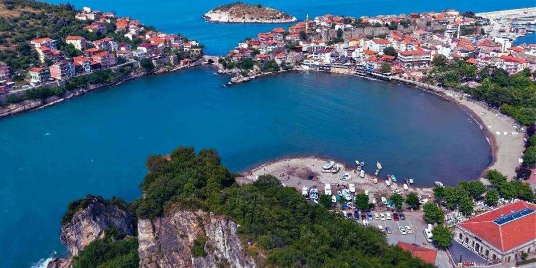 Dar sokakları, pastel renkli evleri, tazecik balıkları… Dünyanın akın ettiği bölge: Türkiye’nin yeni cenneti… 2